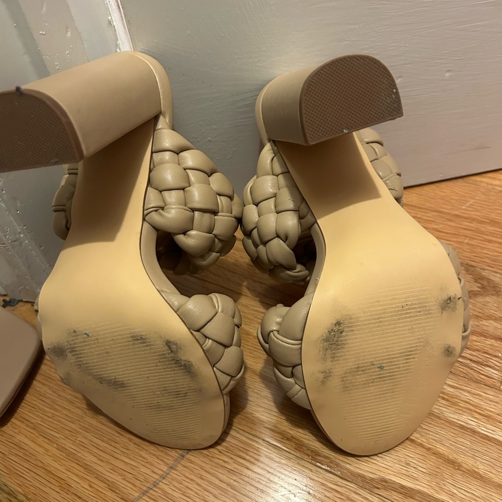 Heels 👠 - Picture 2 of 3